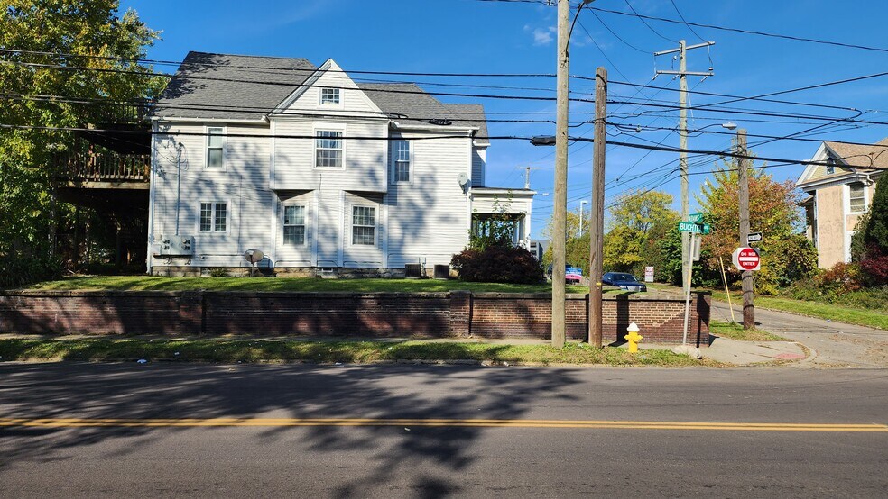 Building Photo - 42 S Adams St