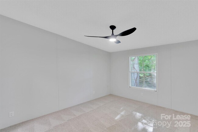 Building Photo - 166 Crystal Bay Dr
