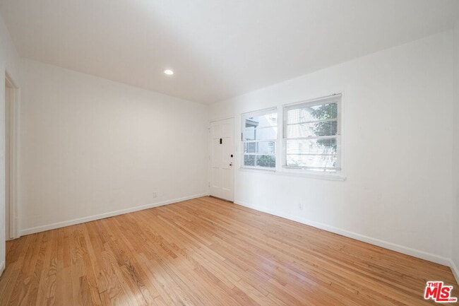 Building Photo - 823 Highland Ave