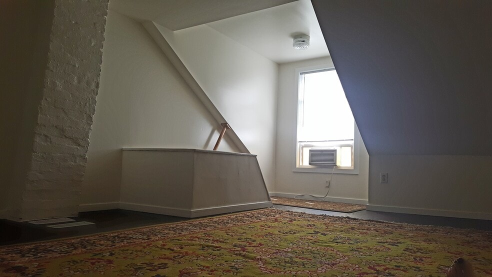 3RD FLOOR WINDOW FOR READING AREA - 526 Pearl St