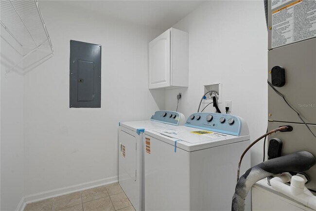 Building Photo - 8134 Papaya St
