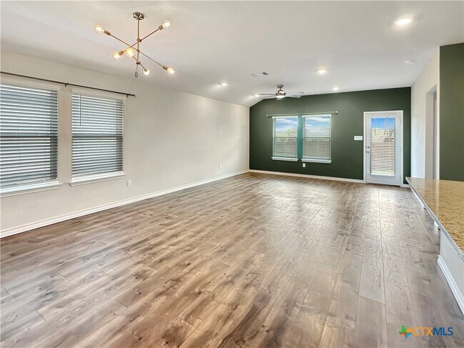 Building Photo - 408 Pebble Creek Run