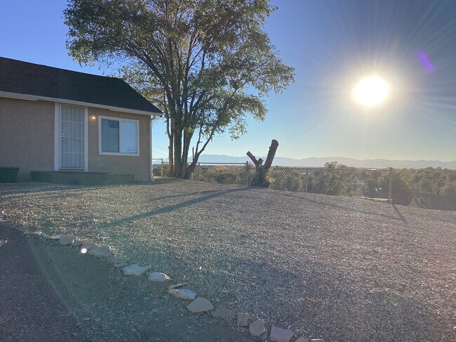 Building Photo - 1102 E 2nd St