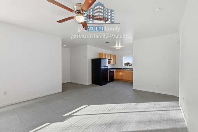 Building Photo - 1224 E Apache St