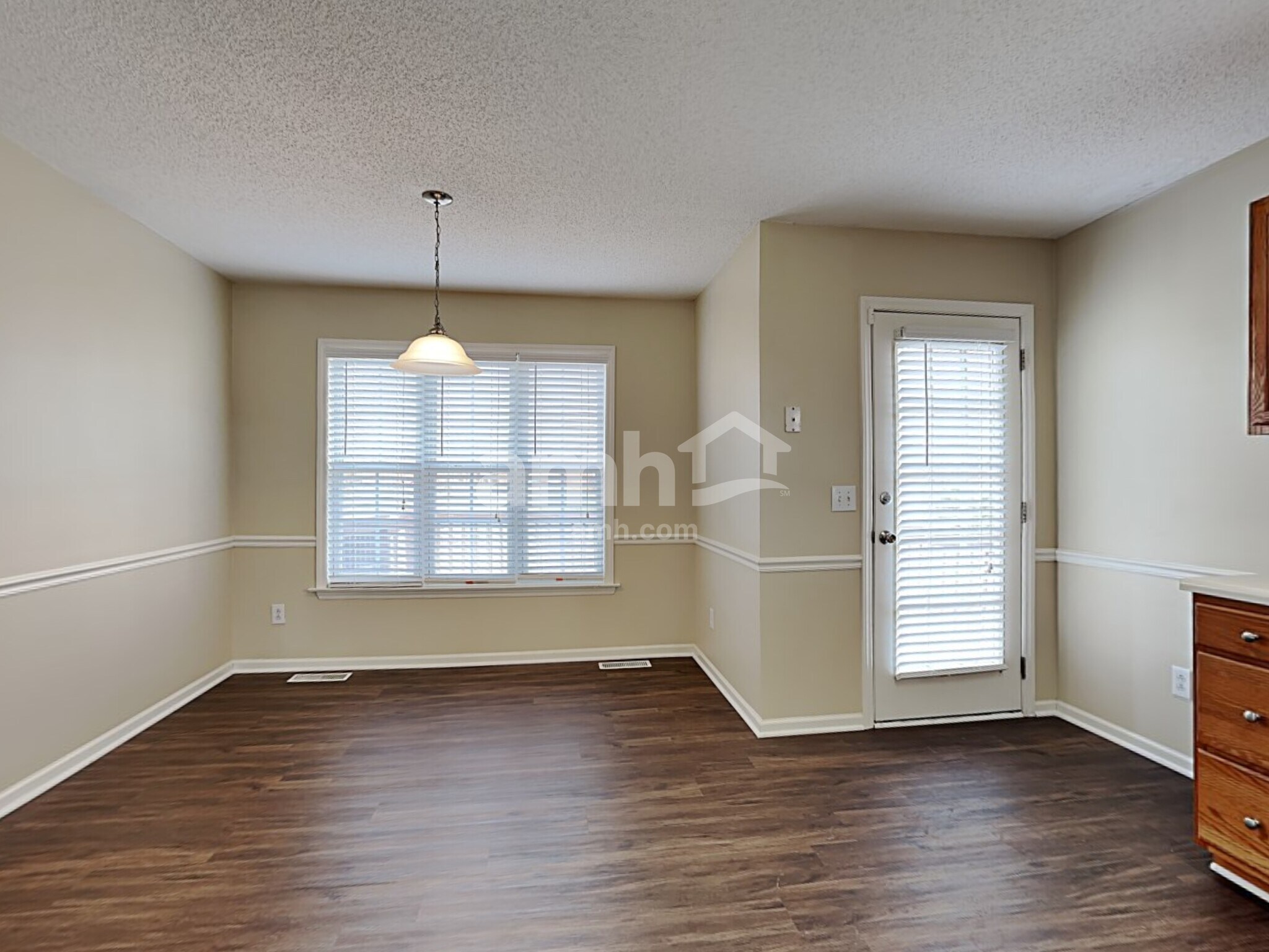 Building Photo - 5525 Bridgegate Dr