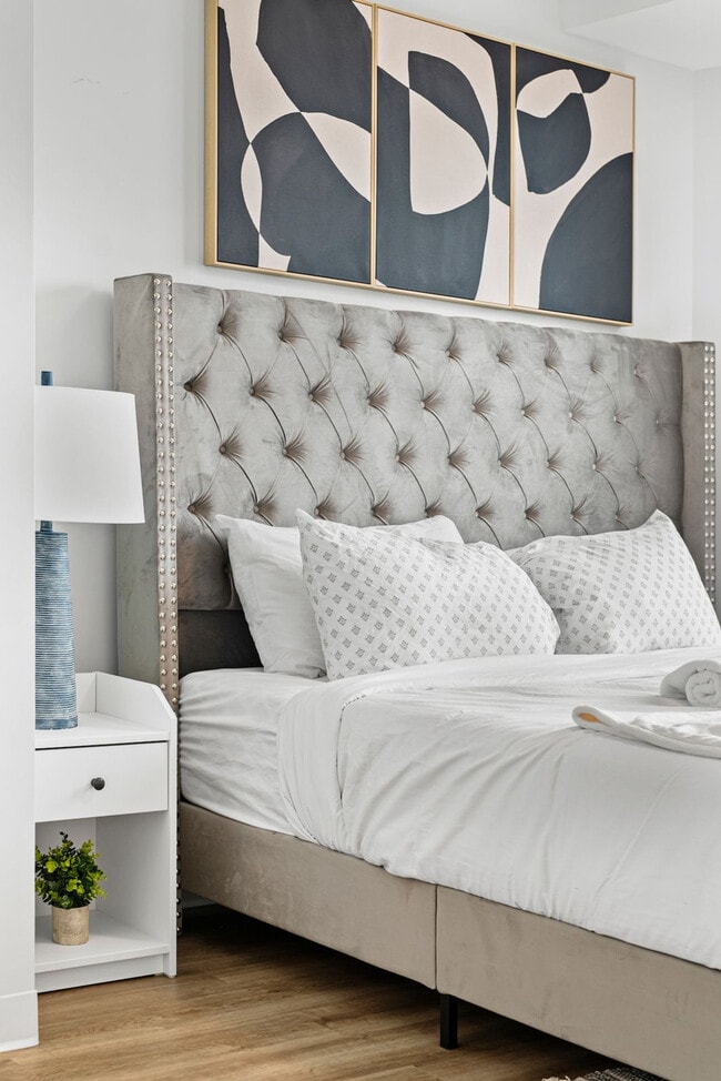 Building Photo - 280 Western Ave