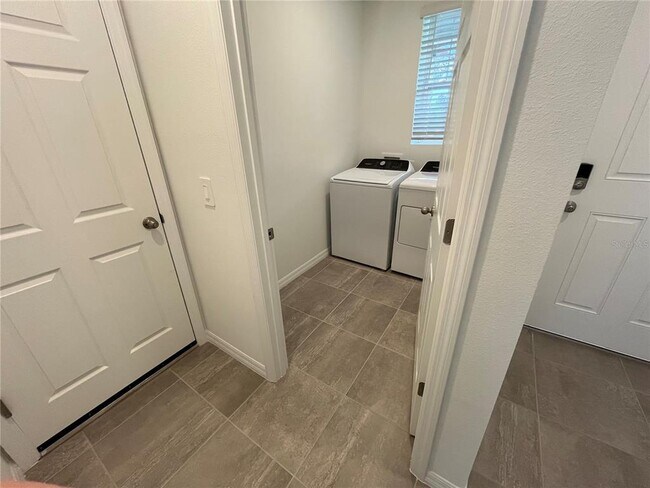 Building Photo - 4973 Kaia Ave