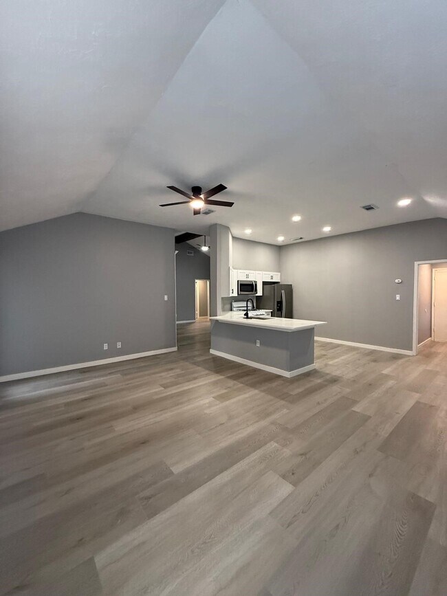 Building Photo - 1019 Western Springs Dr