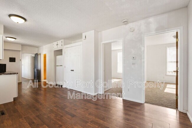 Building Photo - 403 E 3rd St