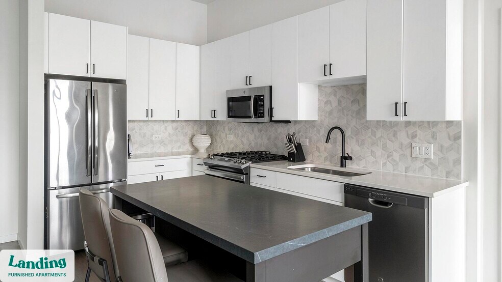 Building Photo - 2480-2522-2522 N Milwaukee Ave