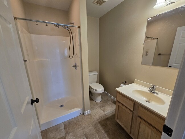 Building Photo - 15298 Wagon Wheel Cir