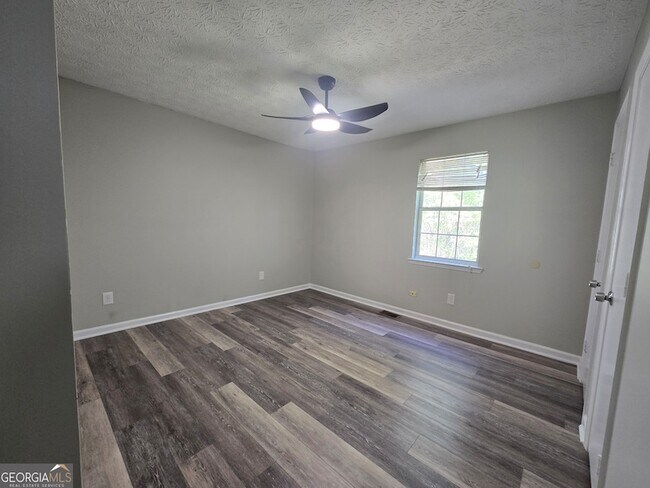 Building Photo - 938 Iron Gate Blvd