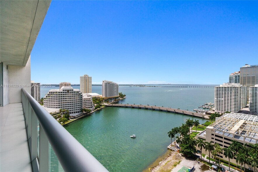 Building Photo - 495 Brickell Ave
