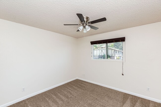 Building Photo - SPRING VALLEY HIDDEN GEM, LIGHT & BRIGHT T...