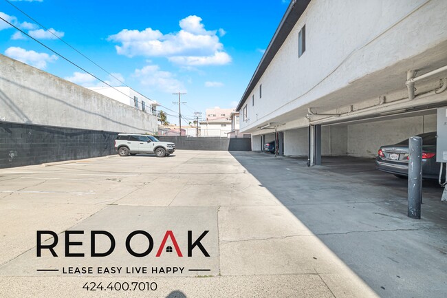 Building Photo - 6555 1/4 La Mirada Ave-10