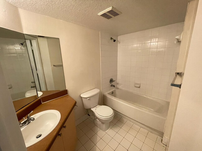 Building Photo - 4211 San Marino Blvd