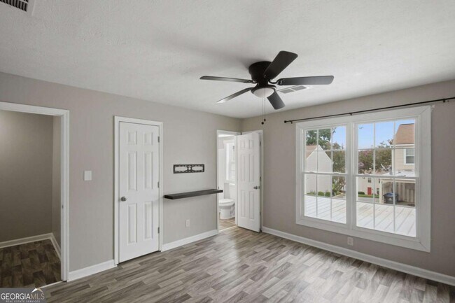 Building Photo - 218 Mill Creek Pl