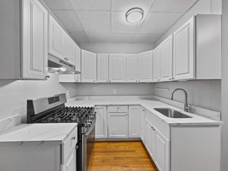 Building Photo - 375-379 Haverhill St