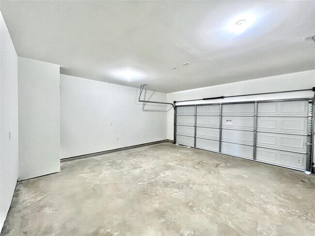 Building Photo - 680 Amesbury Rd