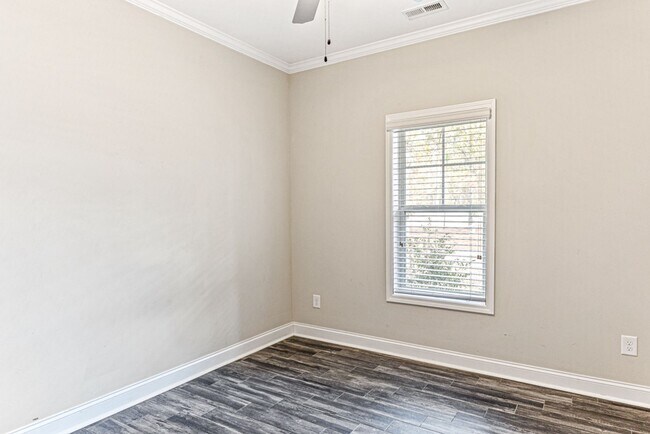 Building Photo - Southern Pines Gem! Pool and fenced backyard!