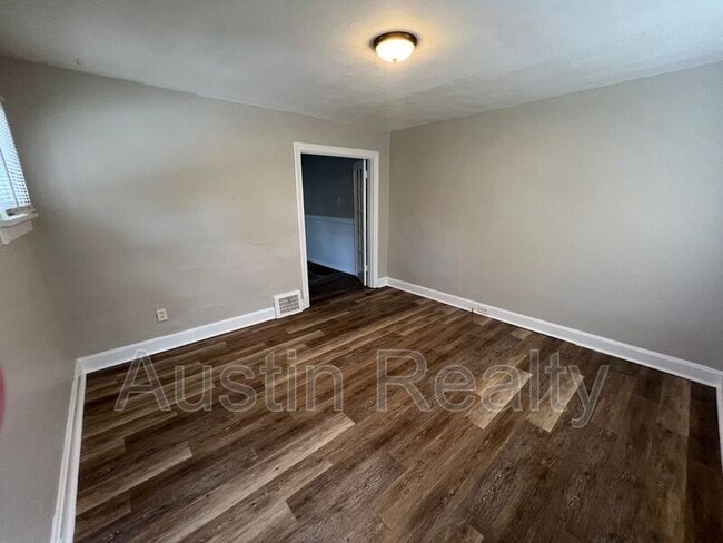 Building Photo - 2496 Brown Rd
