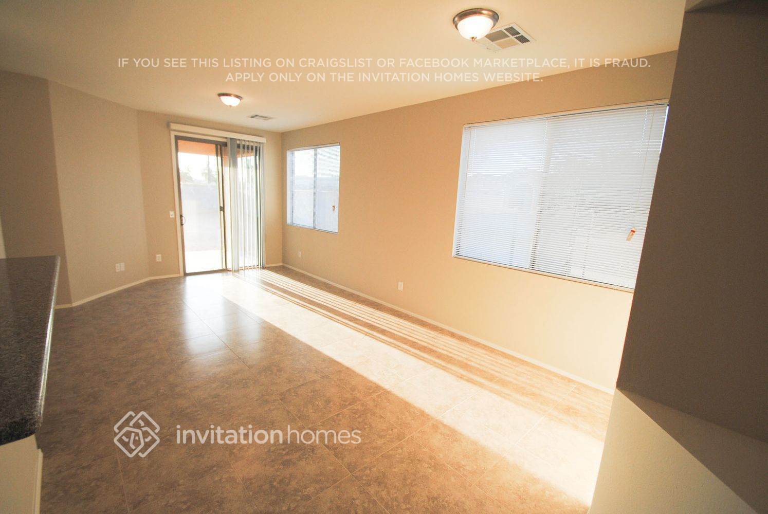 Building Photo - 6537 S 15th Dr