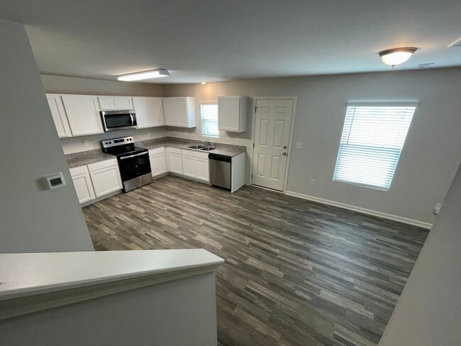 Building Photo - 3818 Miller Dr