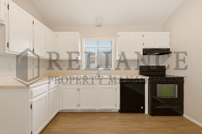 Building Photo - 5026 W Newell St