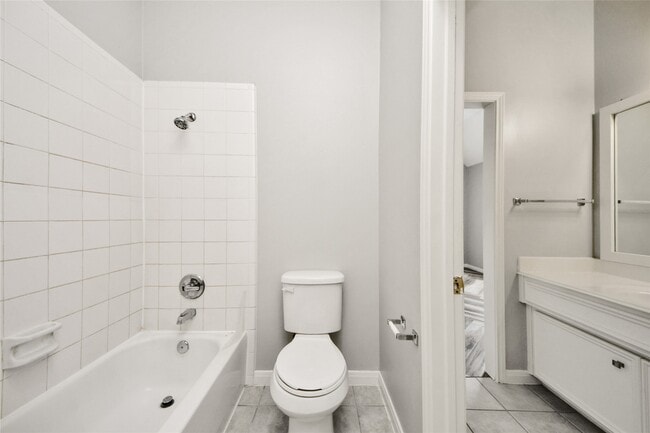 Building Photo - 2622 Stonebury Ln