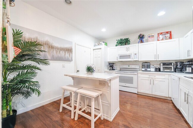 Building Photo - 8972 NW 54th St