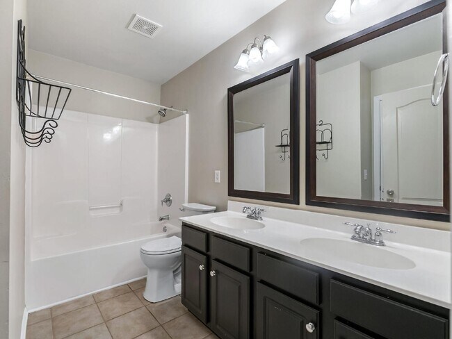 Building Photo - Cutters Spring-Providence Park!