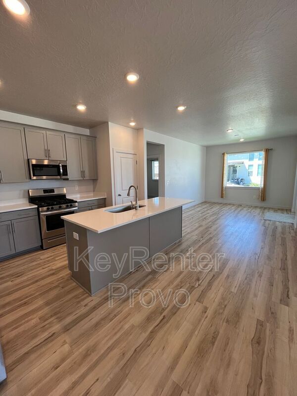 Building Photo - 146 Thistle Dr