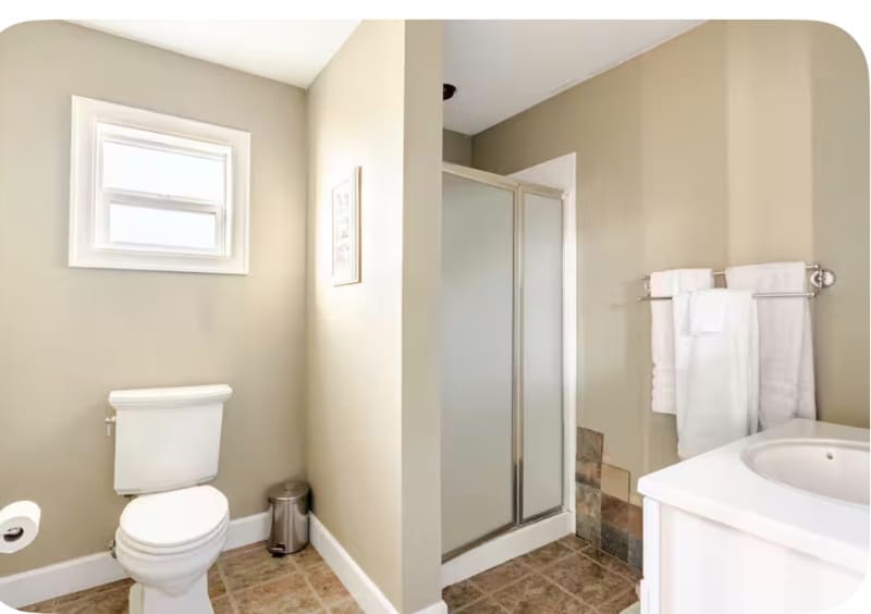 Building Photo - 4325 NE 42nd Ave