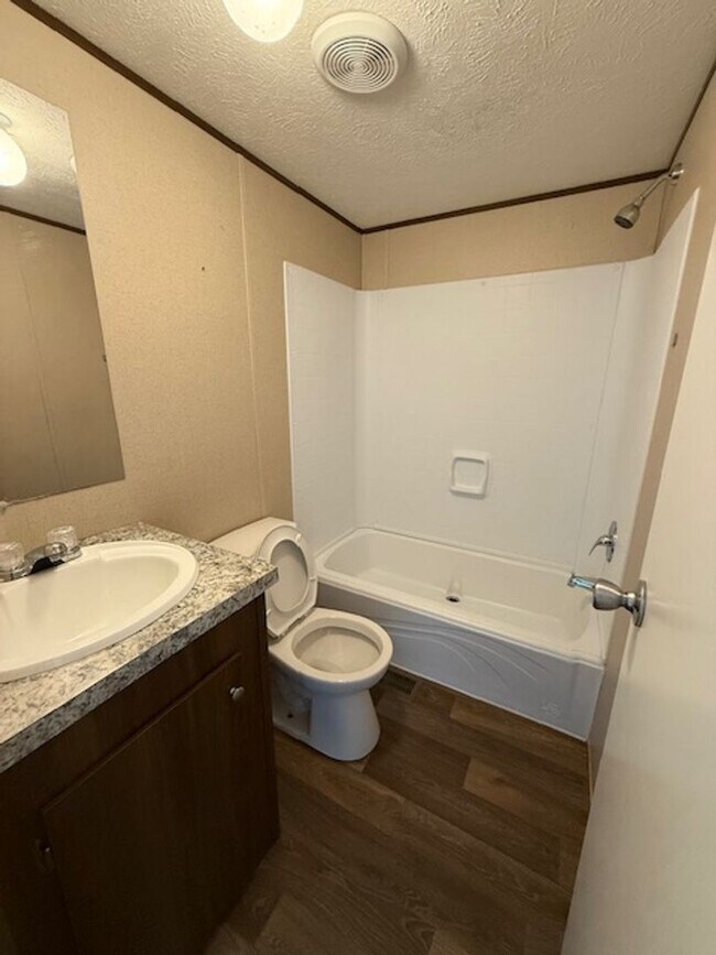 Building Photo - For Rent