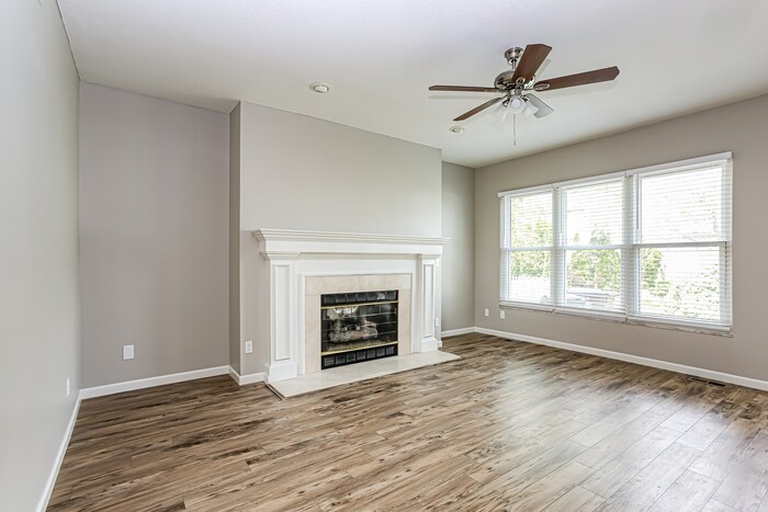 Building Photo - 7337 Old Creek Ln