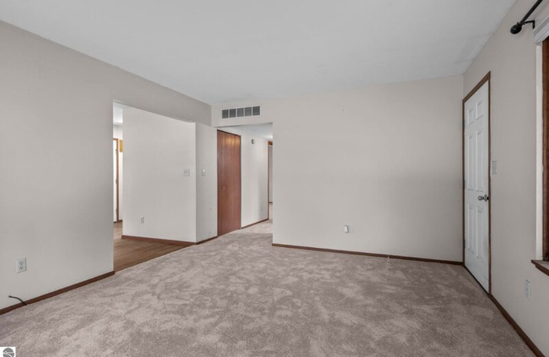 Building Photo - 3887 Brook Dr