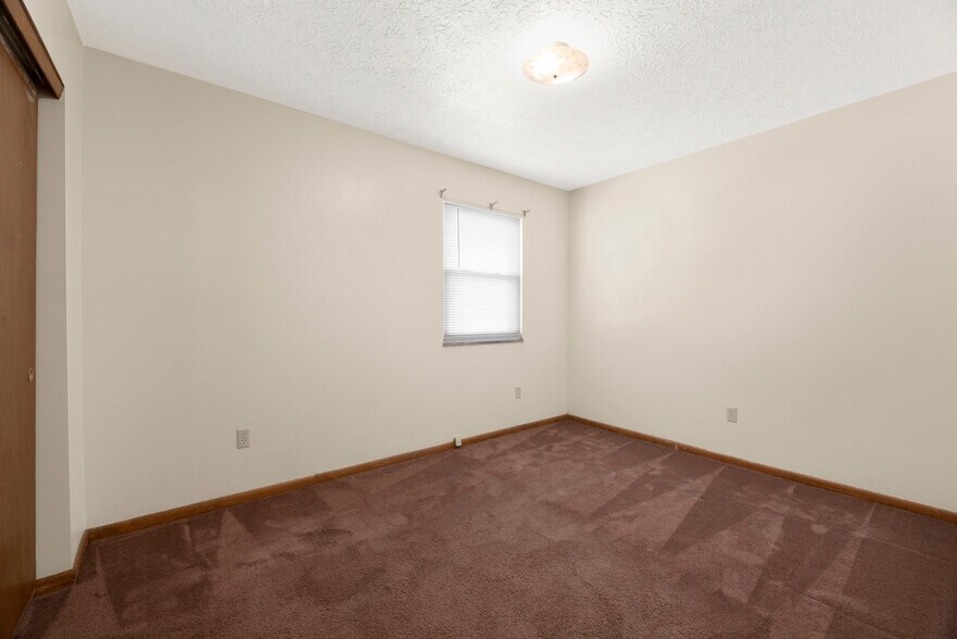 Building Photo - 116 W Norwich Ave