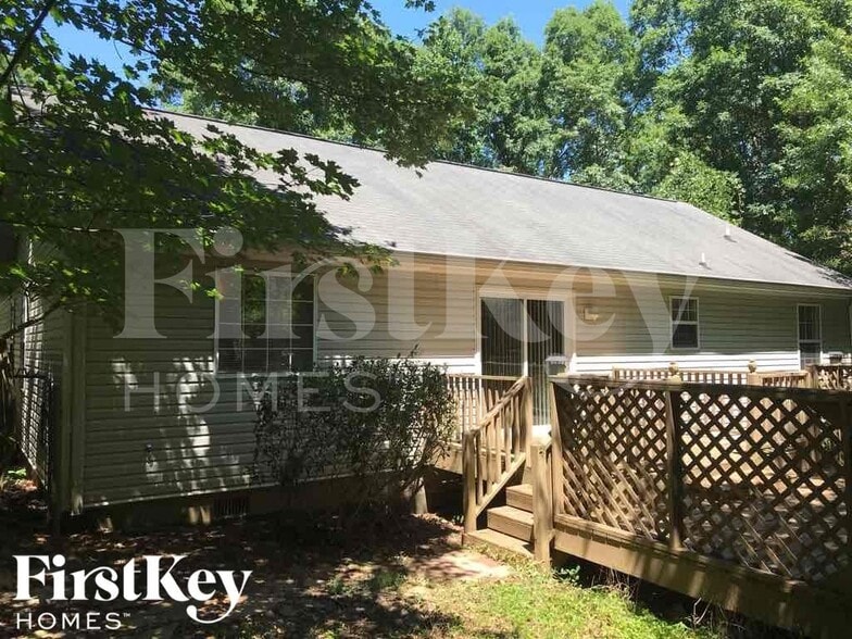 Building Photo - 5036 Balus Dr