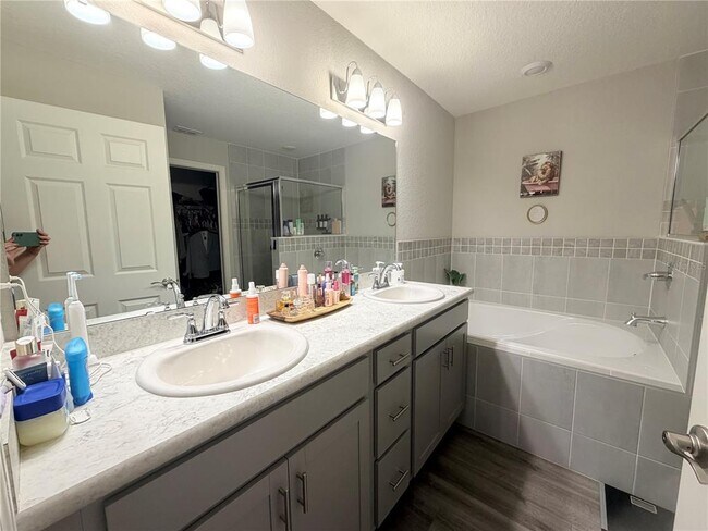 Building Photo - 35255 Crescent Creek Dr