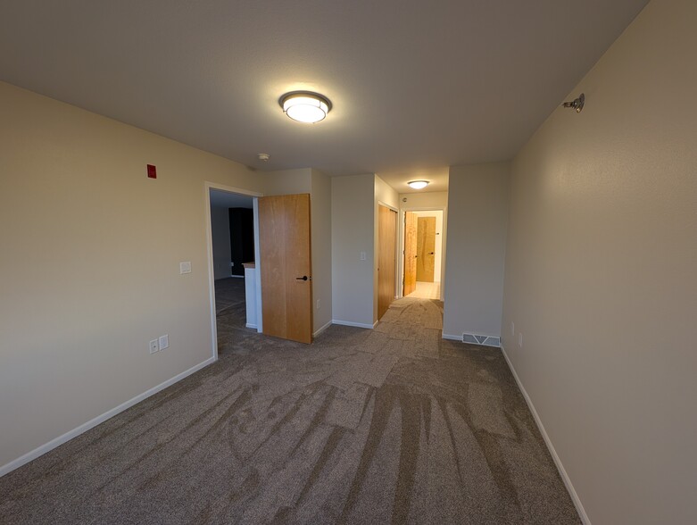 Building Photo - 2121 S Kinnickinnic Ave