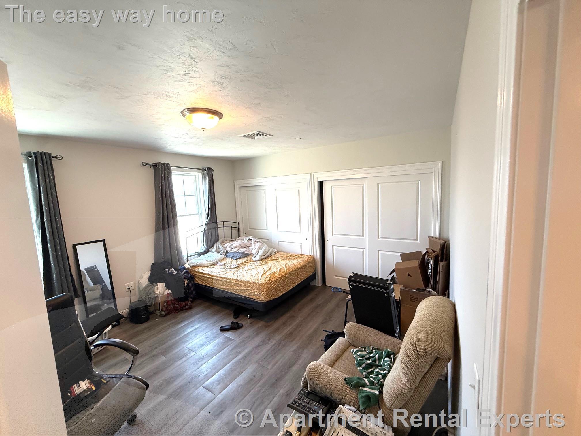 Building Photo - 320 Middlesex Ave