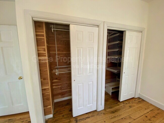 Building Photo - 819 E 25th Ave