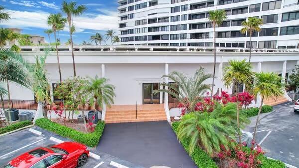 Building Photo - 3589 S Ocean Blvd