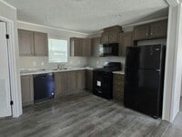 Building Photo - 378 Raven Ln