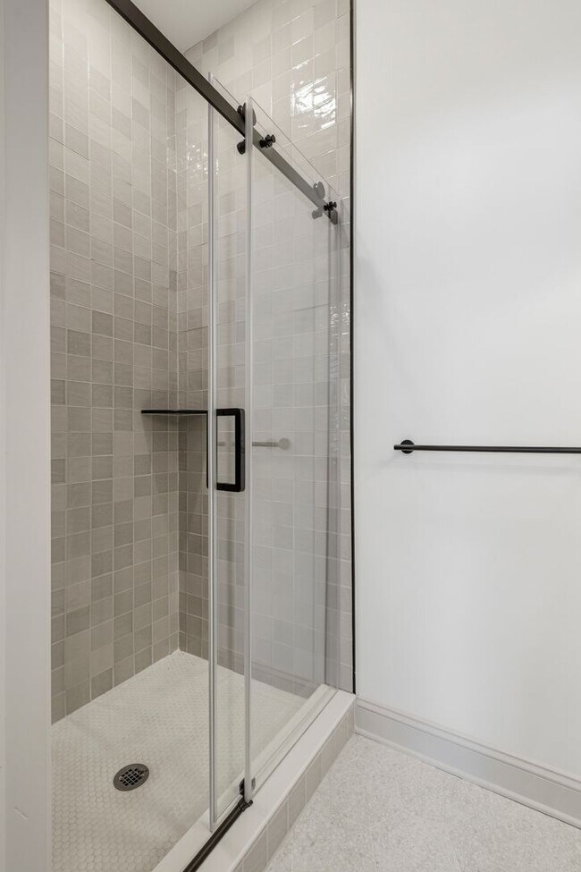 Building Photo - 4695 N 16th St