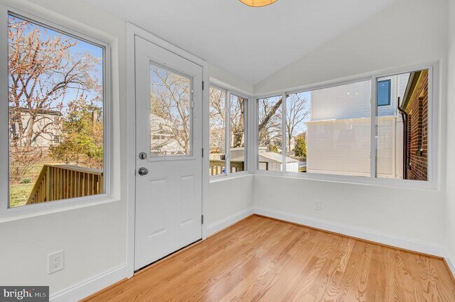 Building Photo - 5713 5th St S