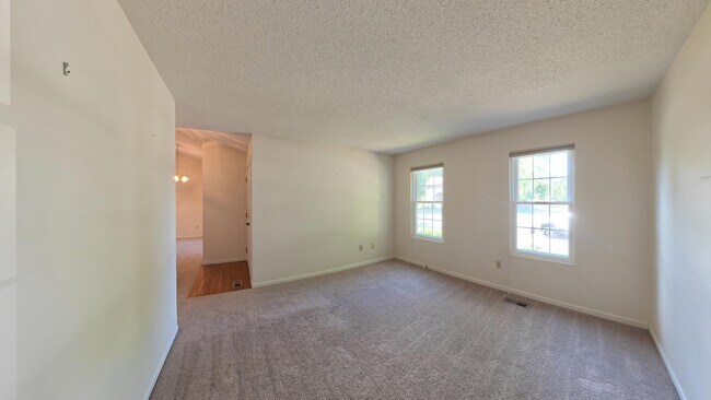 Building Photo - 1125 Butternut Ln