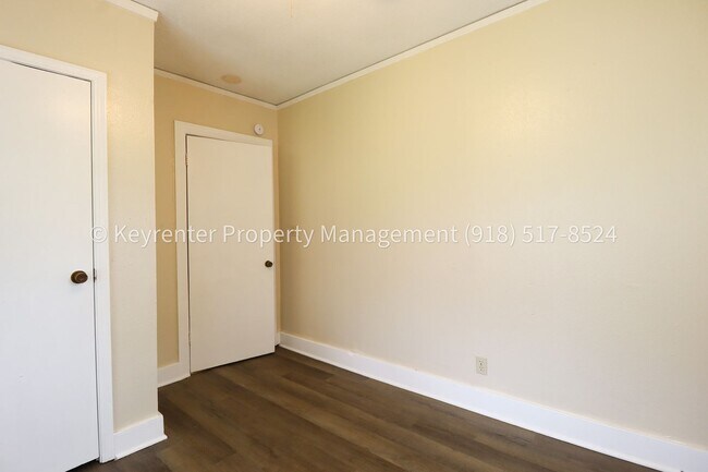 Building Photo - 2 Bed | 1 Bath | Large Backyard | $200 Move-in Special