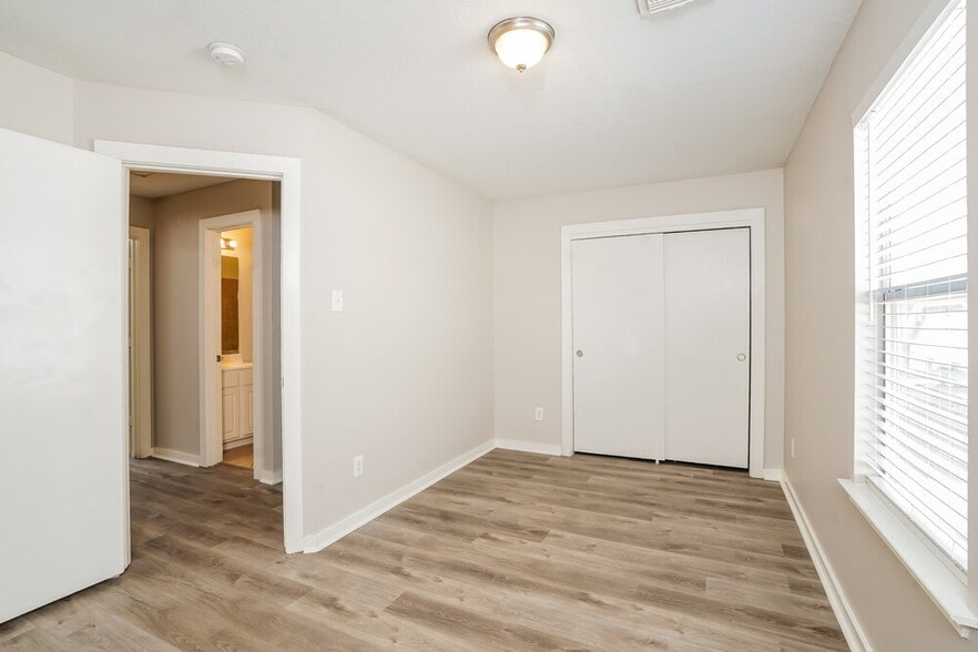Building Photo - 7331 Parkland Manor Dr