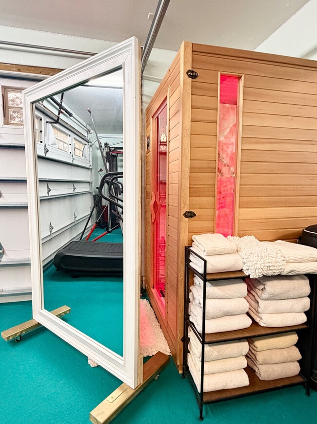 Building Photo - 507 S Willow Ave